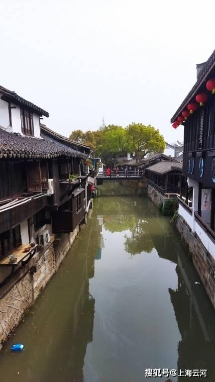 小球进黑洞